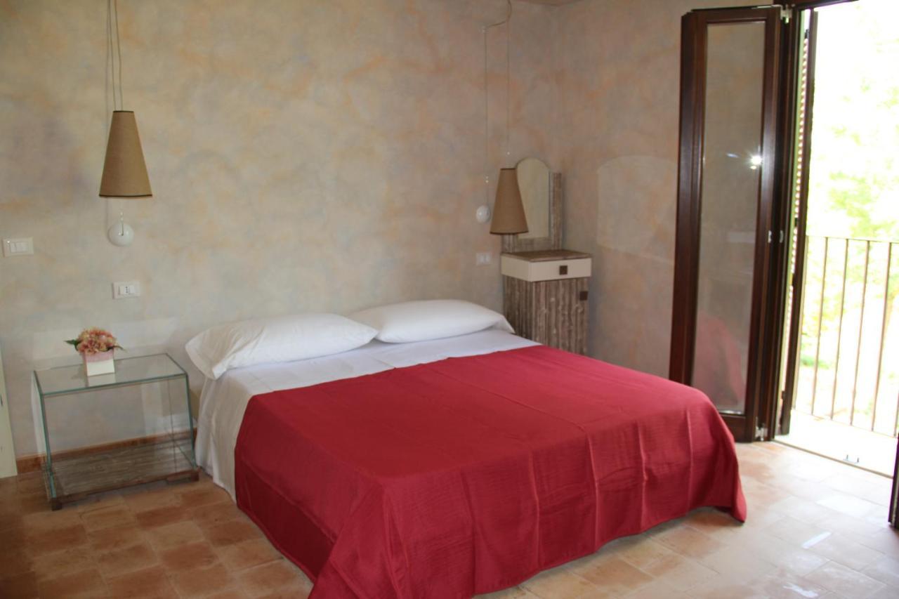 Tenuta Conte Ruggero Santa Domenica  Kültér fotó