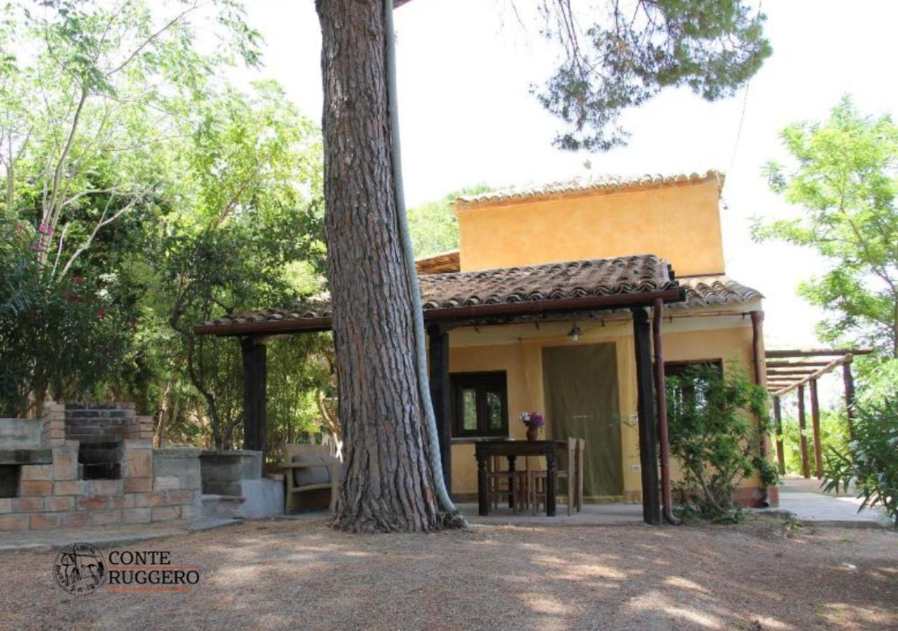 Tenuta Conte Ruggero Santa Domenica  Kültér fotó