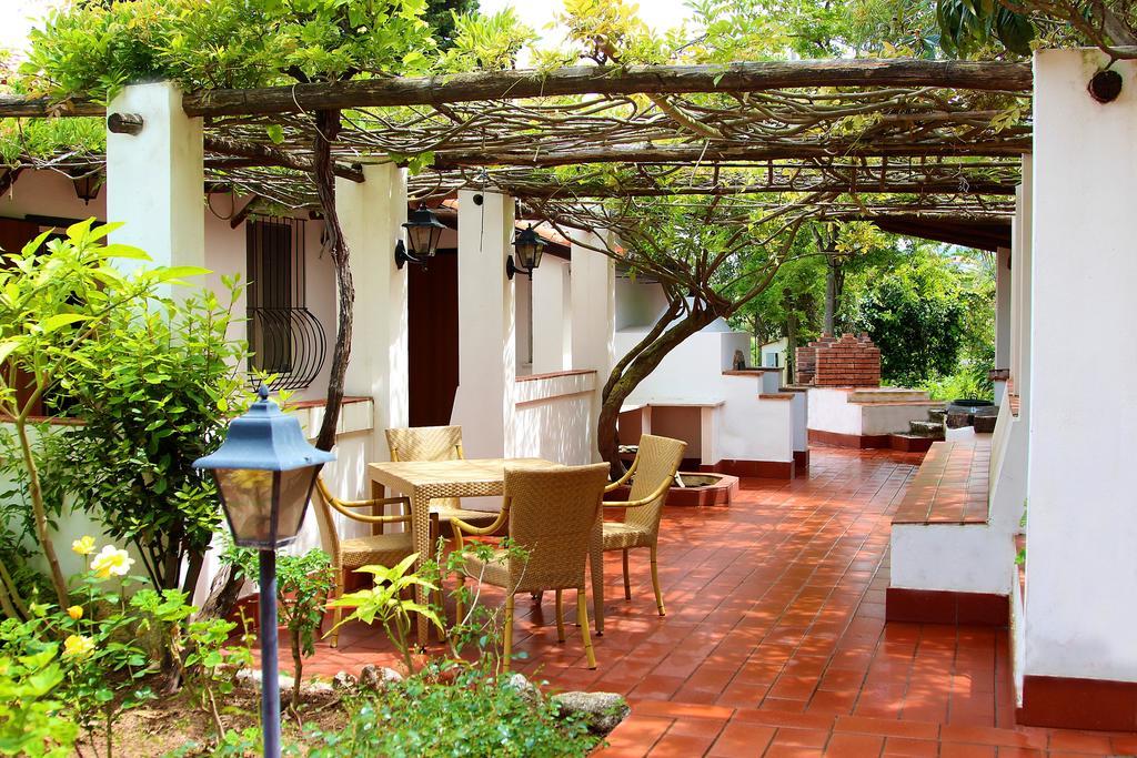 Tenuta Conte Ruggero Santa Domenica  Kültér fotó